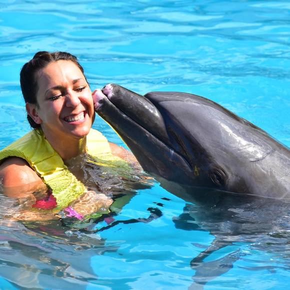 Meet your Posher, Christen - Picture 1 of 1